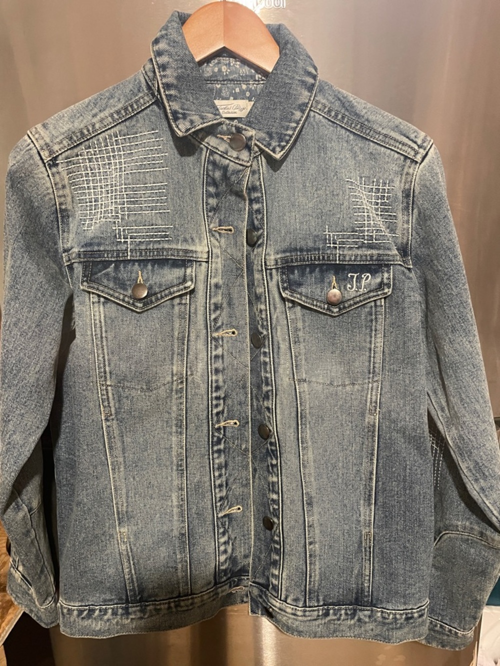 Tasha Polizzi Blue Denim Jacket with Contrast Stitching - Picture 2 of 7